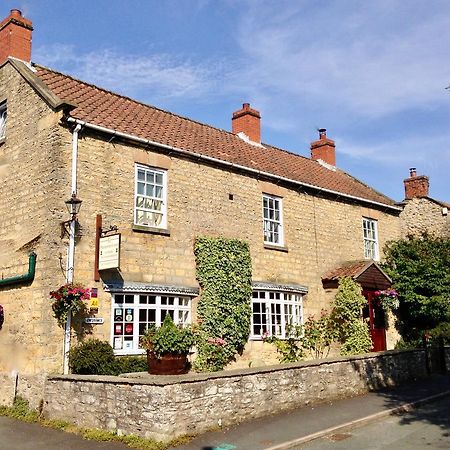 Отель Plumpton Court Nawton Экстерьер фото