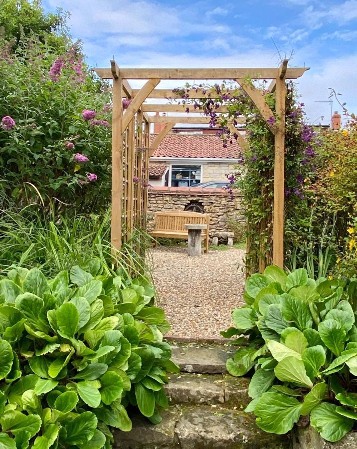 Отель Plumpton Court Nawton Экстерьер фото
